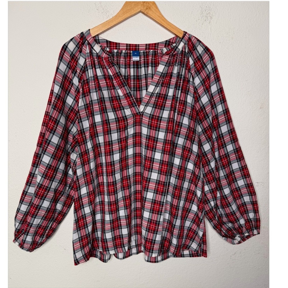 Old Navy Red Plaid Seersucker Shirt XL Split Neck Balloon Sleeve Holiday Blouse